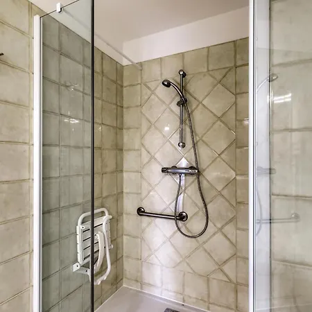 Ovelia - Le Puy Des Olivines