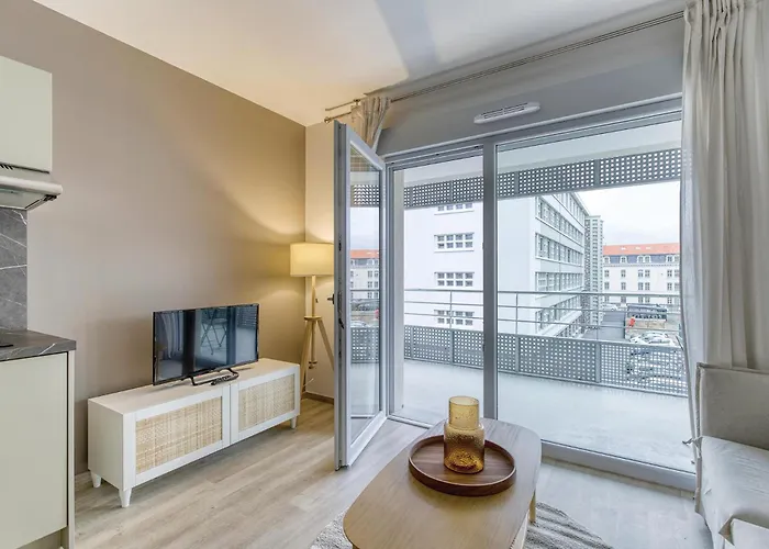 Ovelia - Le Puy Des Olivines